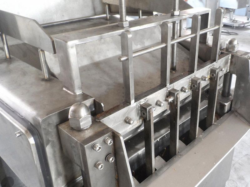 QK冻肉(rou)切块机